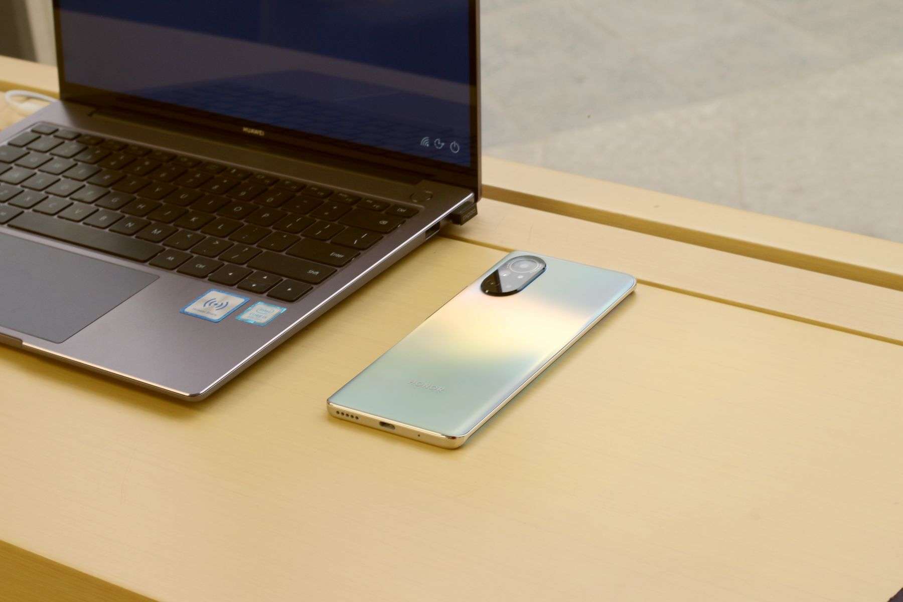 2021荣耀第二款新机v40轻奢亮点有哪些实测告诉你真相