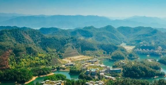 中国改名最成功的湖泊，湖水干净可直接饮用，旅游收入超190亿元