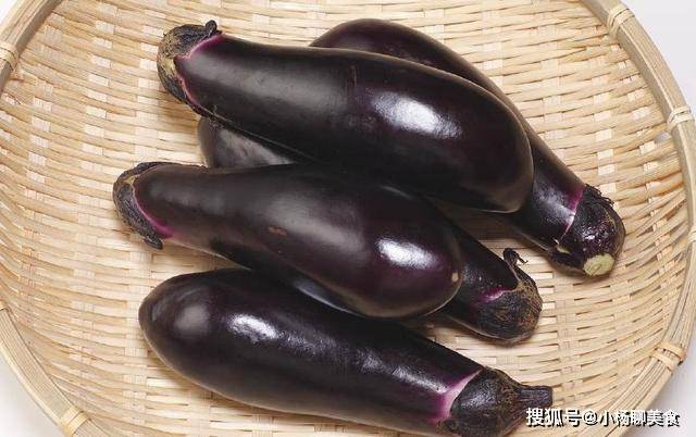 会吃茄子可不一定会挑选茄子 这样选的茄子才能做出美味佳肴 口感
