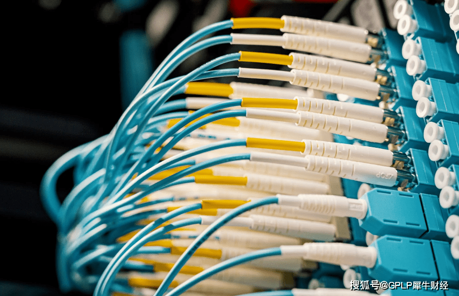 宏微科技两法人股东IPO前大幅转让股权 负债