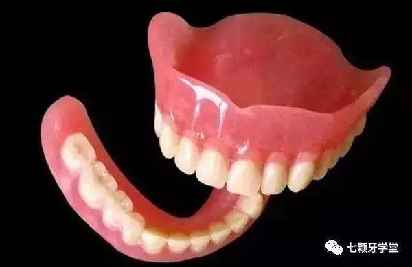 梦境解析，牙齿掉落与假牙破碎的深层含义