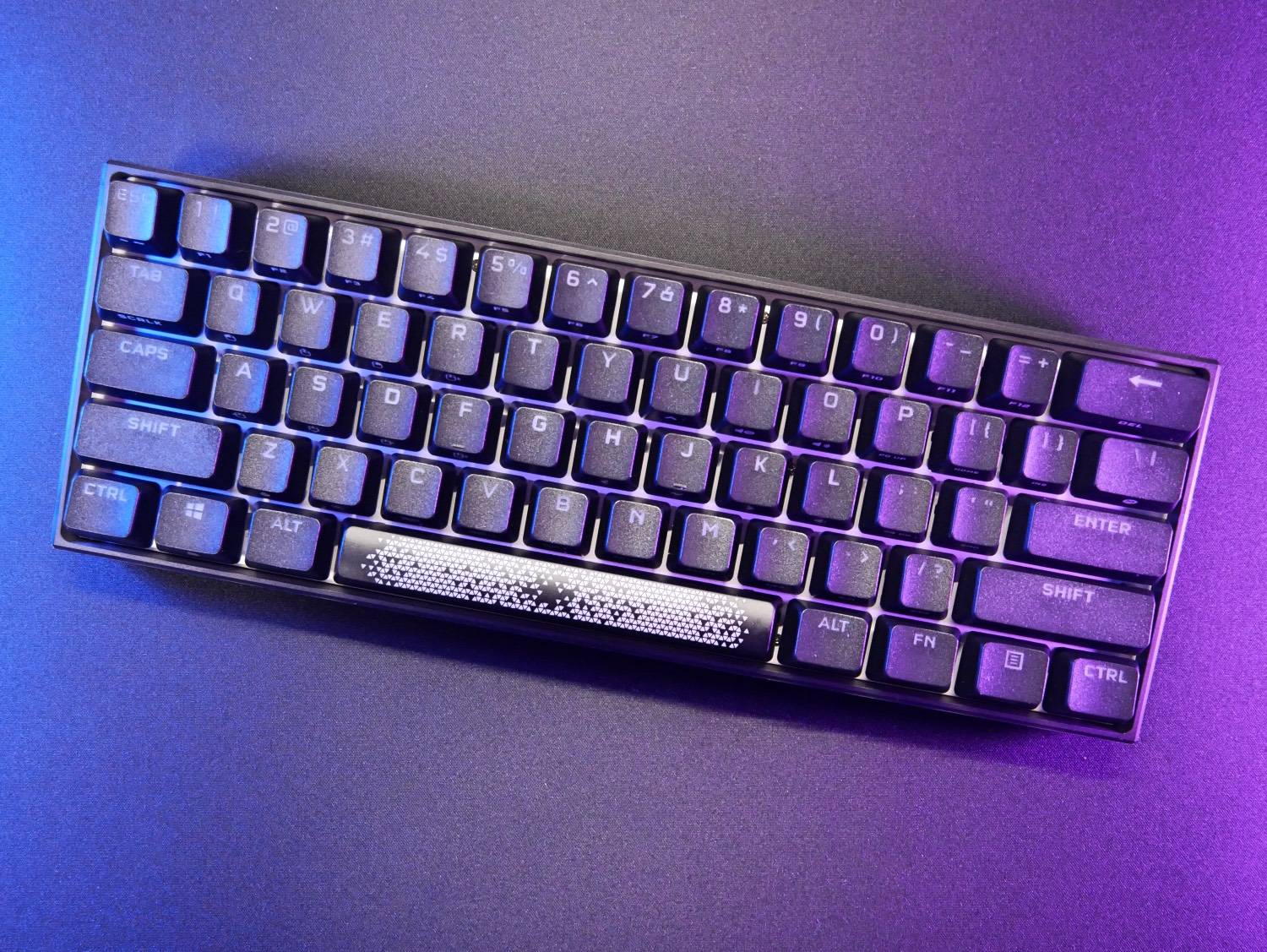 性能强劲的小钢炮海盗船k65rgbmini机械键盘