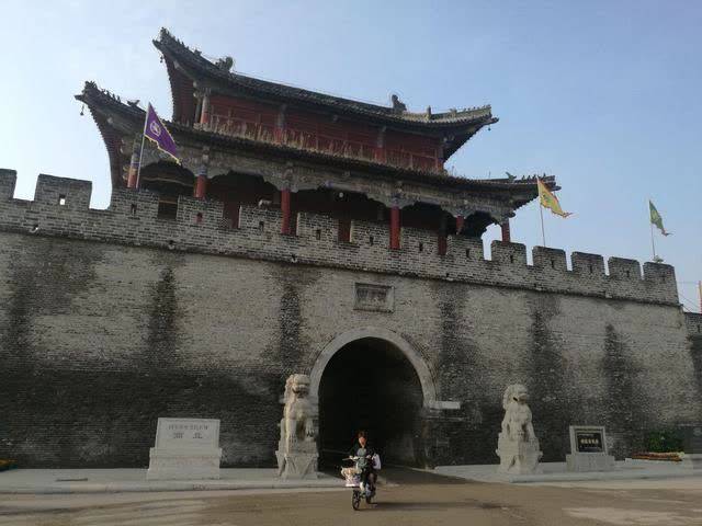 河南一座国家历史文化名城，是国家AAAA级旅游景区