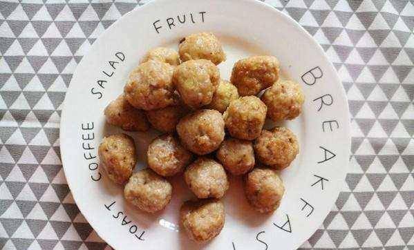 大米饭怎么做丸子最好吃 2af638f1bf0648a9b119b73aed06587a.jpeg