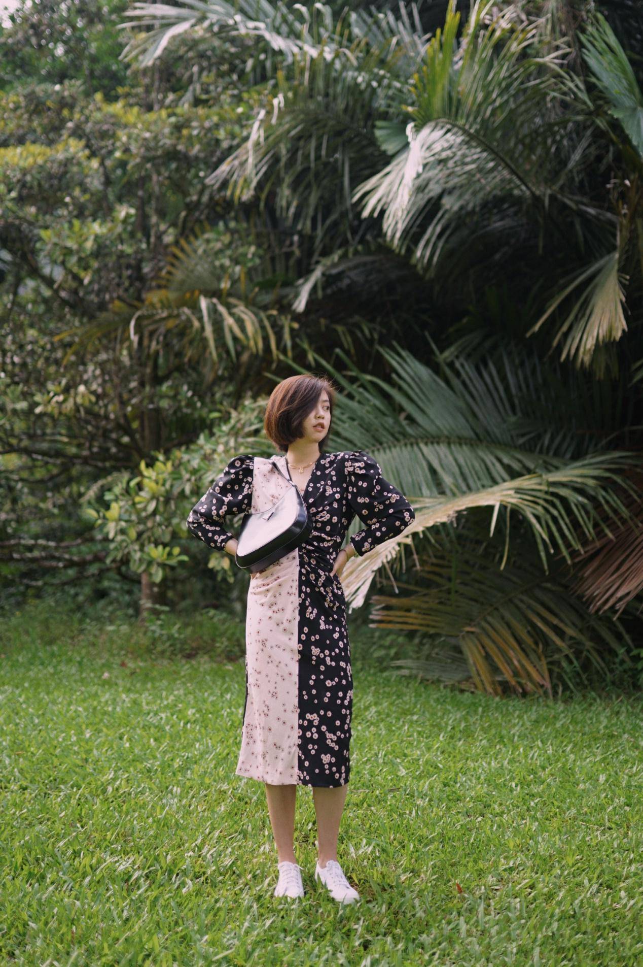 接下来我们就来看看不同款式的碎花单品都是怎么搭配的吧!