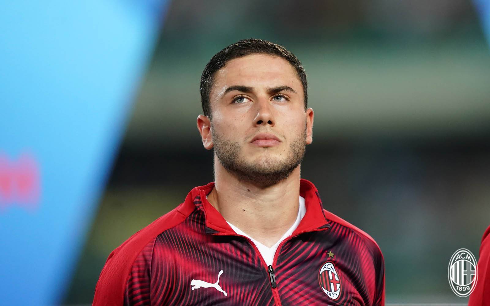 原创记者:米兰为卡拉布里亚送上报价 年薪160万欧 续约4年