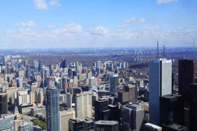 直击加拿大最发达城市多伦多：城建气势磅礴，跟广州差不多