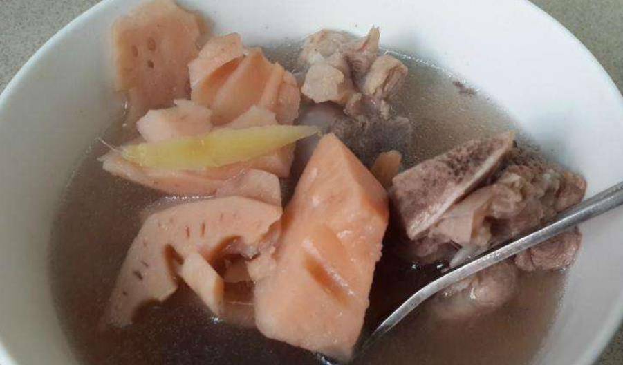 莲藕排骨汤怎么炖比较好吃 0ebf1fc1521840d2a7a20eba2cc078a7.jpeg