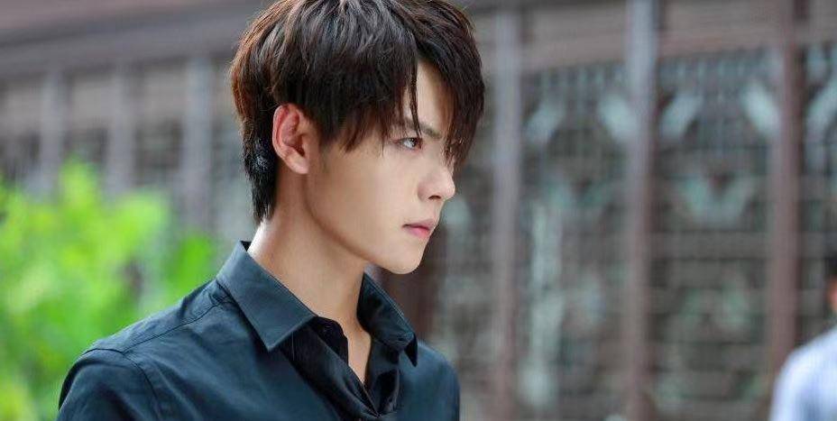 肖宇梁约会佯装民工,任豪热聊自称设计师,难道这是白色系传统?