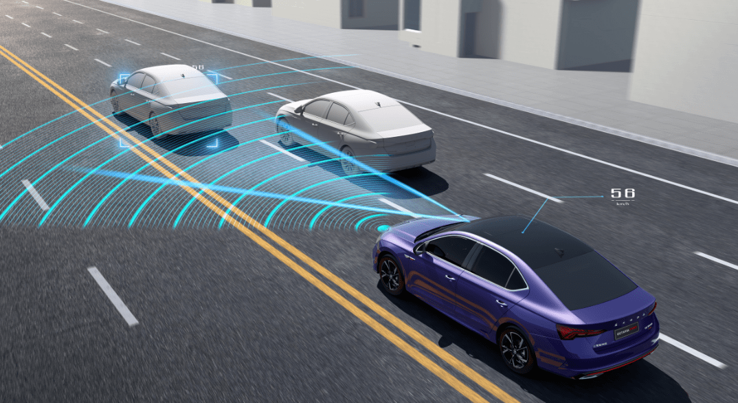 可以实现功能更强的aeb自动刹停、acc自适应巡航等功能，远远超出速腾的标准。