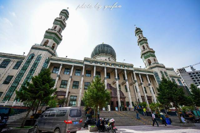 中国四大清真寺之一的东关大寺，融汉、藏、伊斯兰等文化于一体
