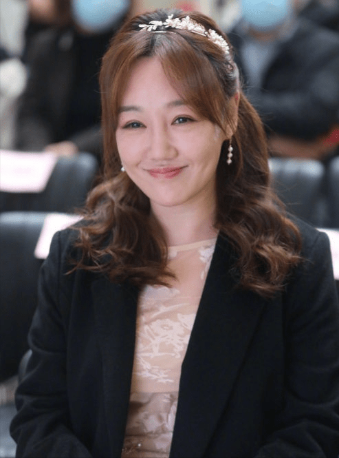 薛佳凝首曝淡圈原因 己处于女演员最尴尬的年纪 曾是胡歌恋人 Cp