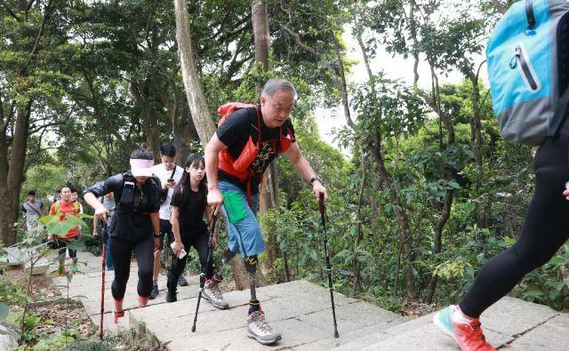 夏伯渝登遍“十峰”，无脚斗士在深圳开启新历程