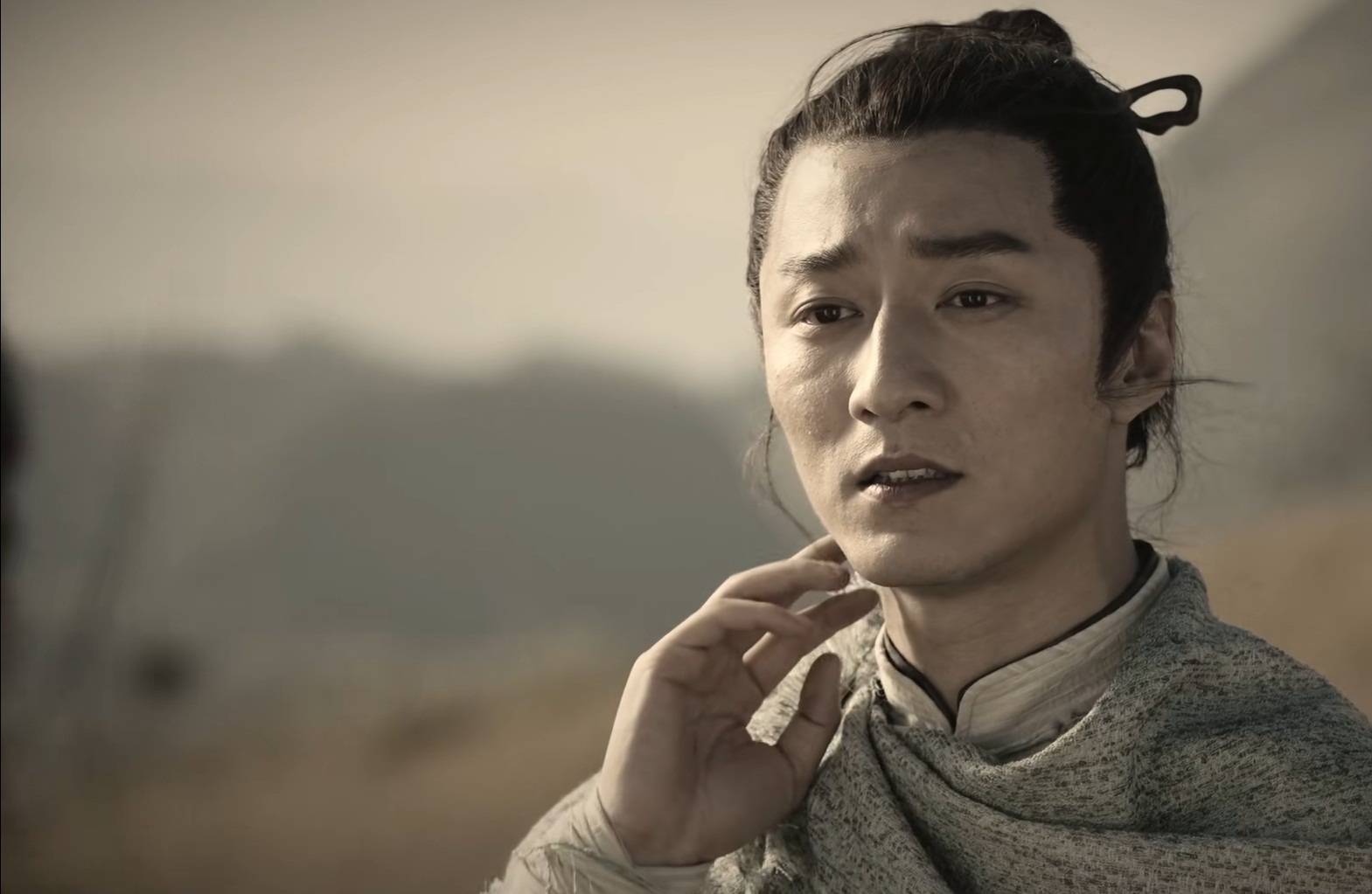 《司藤》中长生和独活也是分体关系,丘山其实是个悲剧人物