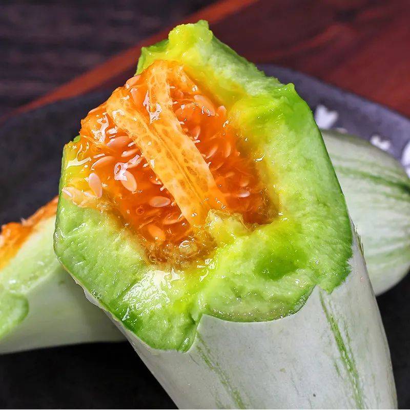 闻着香咬着脆清香脆爽汁水丰盈极食优鲜山东博洋61羊角蜜瓜鲜上市
