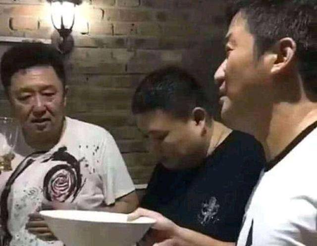 十三邀于谦喝酒 c0e6824b0ba744629098e97c8d3ef6ab.jpeg