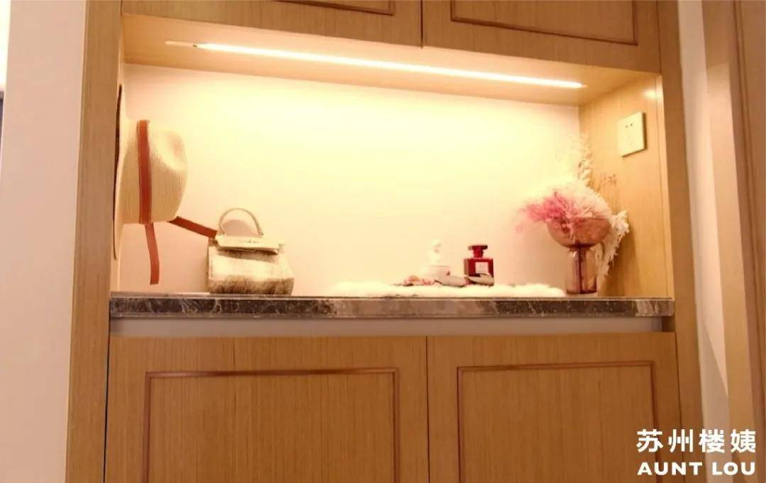 入户玄关柜一般多深 3e60c52f5ef34fbca953666be1ff13fb.jpeg