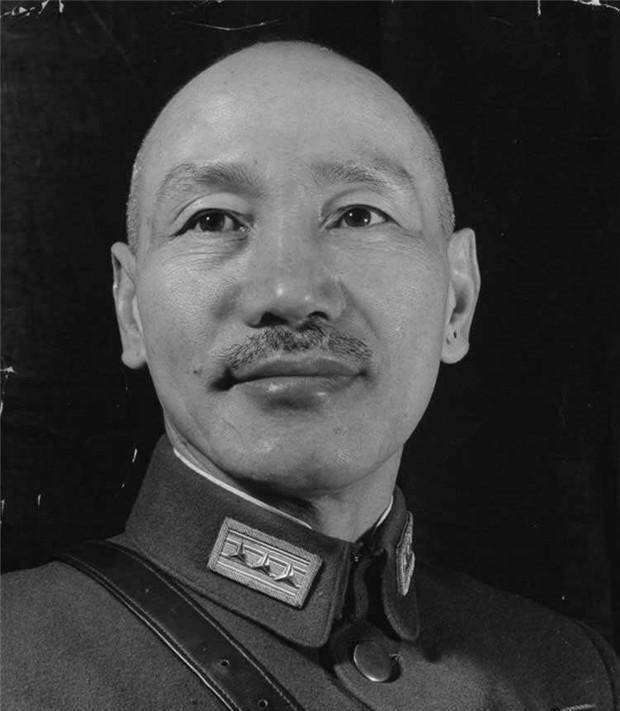 一代枭雄何应钦,侄孙成银行总裁,不负何家光耀_蒋介石