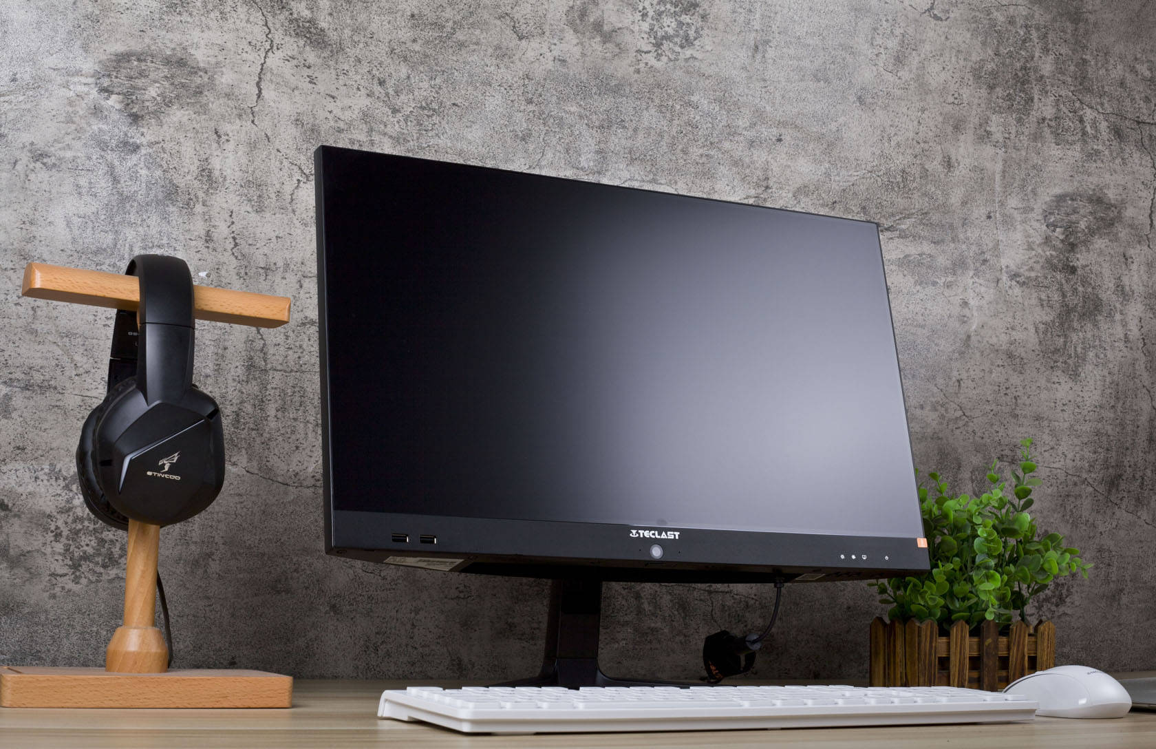 纤薄机身超窄边框设计办公网课台电c24一体机体验