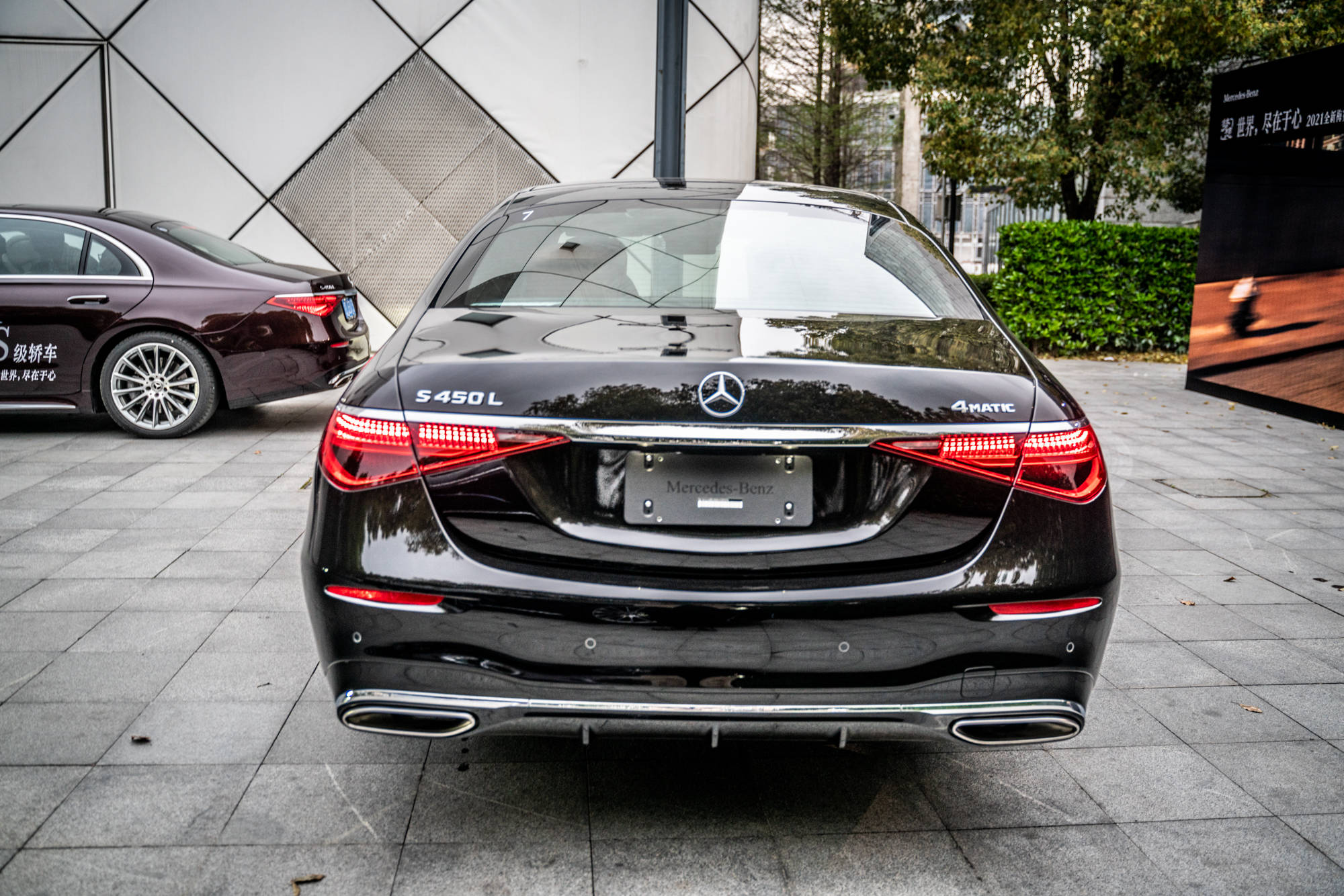 弹车试驾:全新奔驰s级,是奔驰的,也是汽车界的门面担当