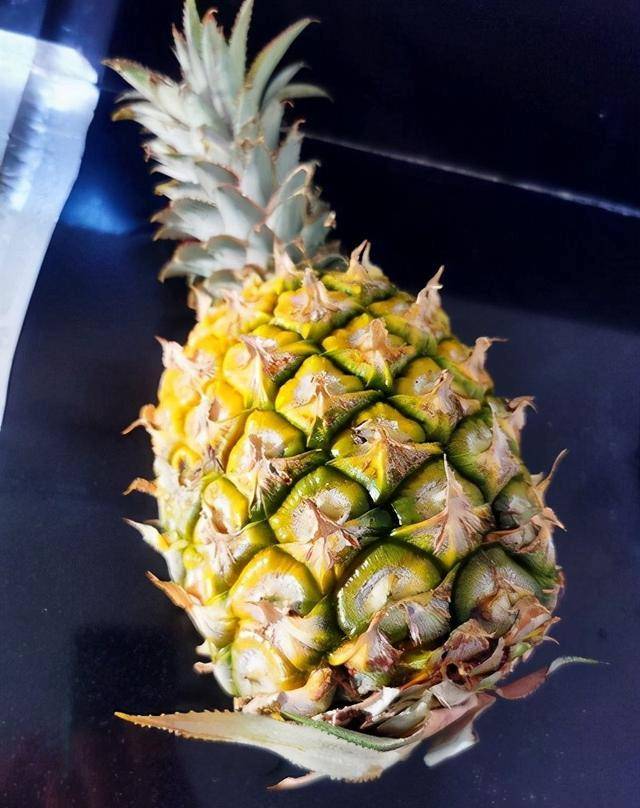 菠萝怎么做水果盘 c22882ced4fe48afb395865c3c9b6453.jpeg