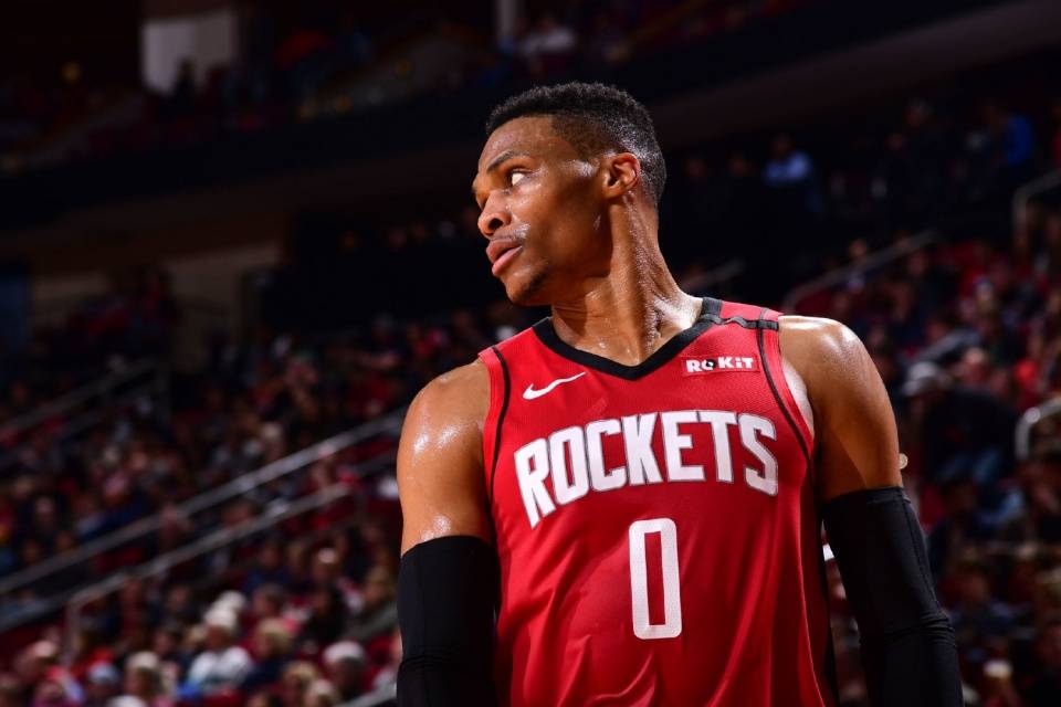 杜兰特和威少带队最好的成绩是西部决赛,之后杜兰特离开,威少一人带队