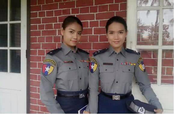 在缅甸旅游，马路上的缅甸女交警颜值太高，看着都觉得心动