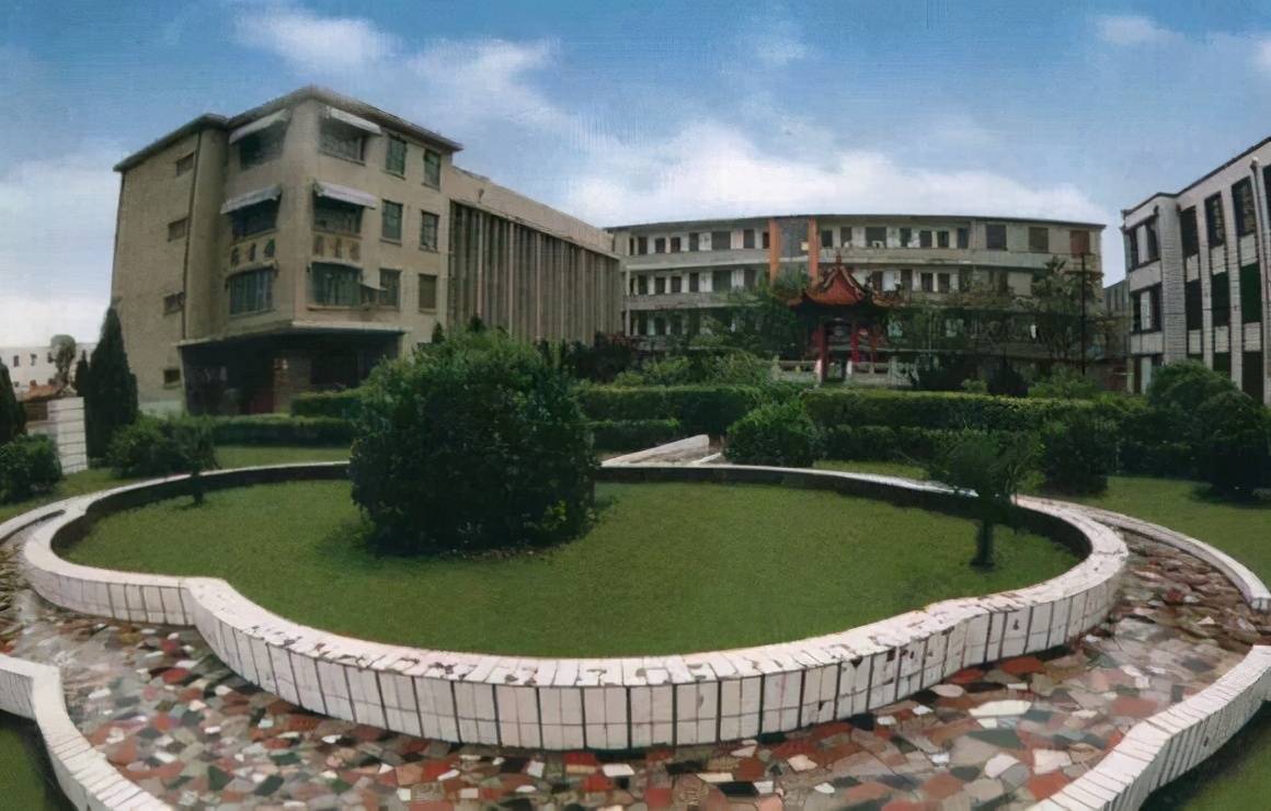 淮阳师范,我的第二故乡:阅览室里,总能碰见她