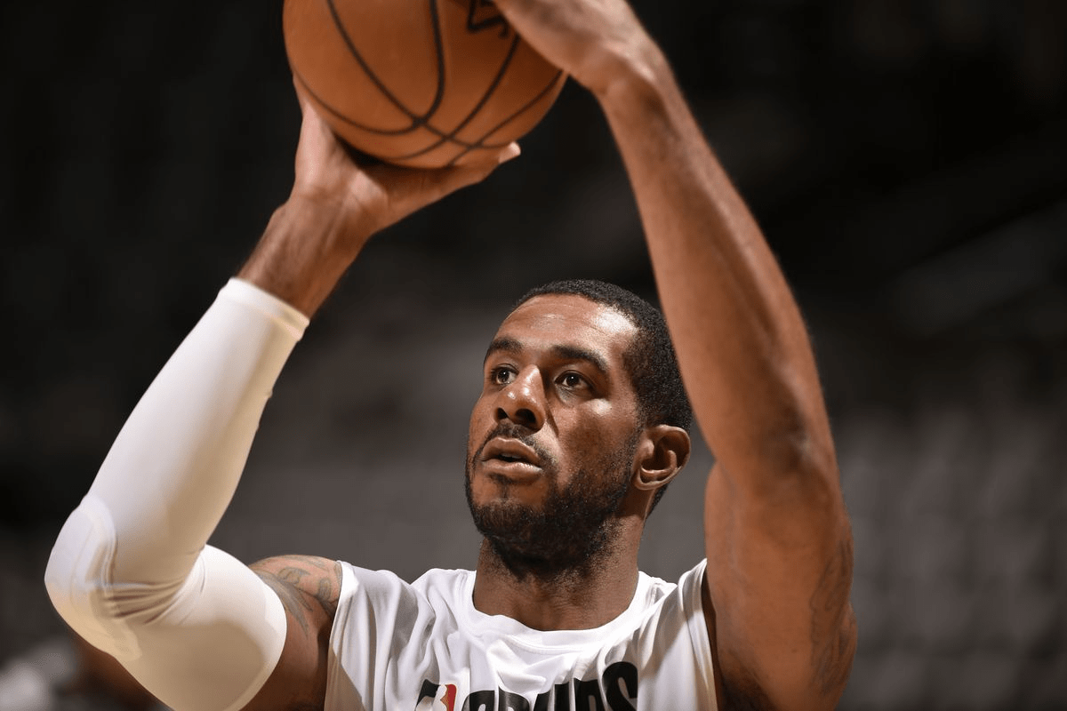 "一抱还一抱",庄神加盟湖人改写剧本,两大豪强内外线实力拉平