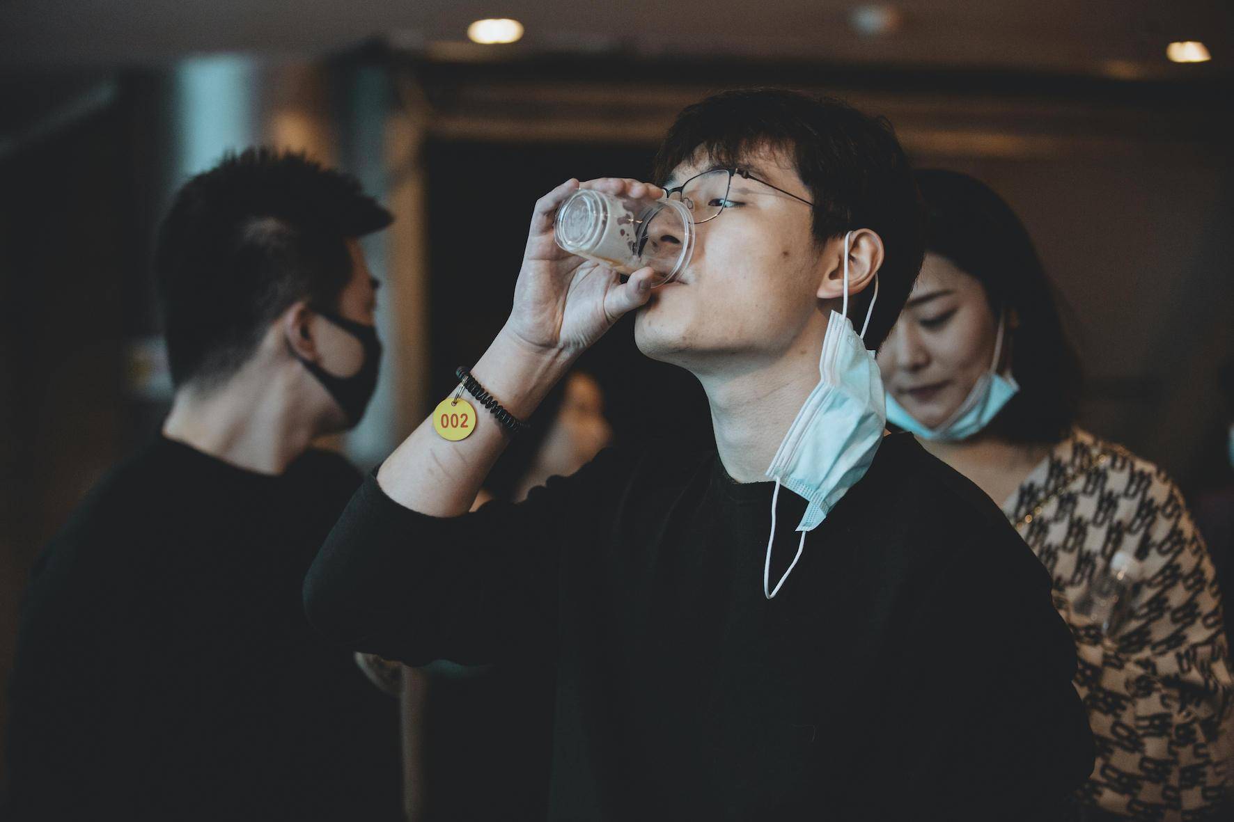 醉鹅娘×白皮书乐队 |边吹瓶子边看live的梦想终于实现了