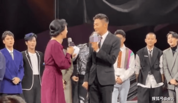 网友|印小天自曝爸爸直肠癌晚期，现肿瘤已控制不住，也没有其他办法了