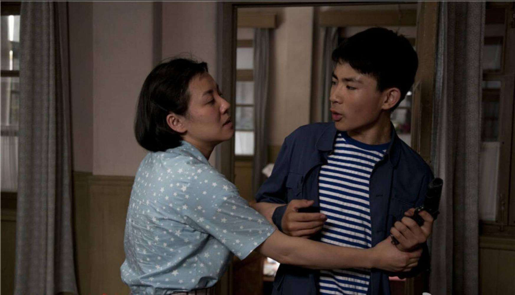 把钱都给男友买房看到房产证后觉得自己真傻