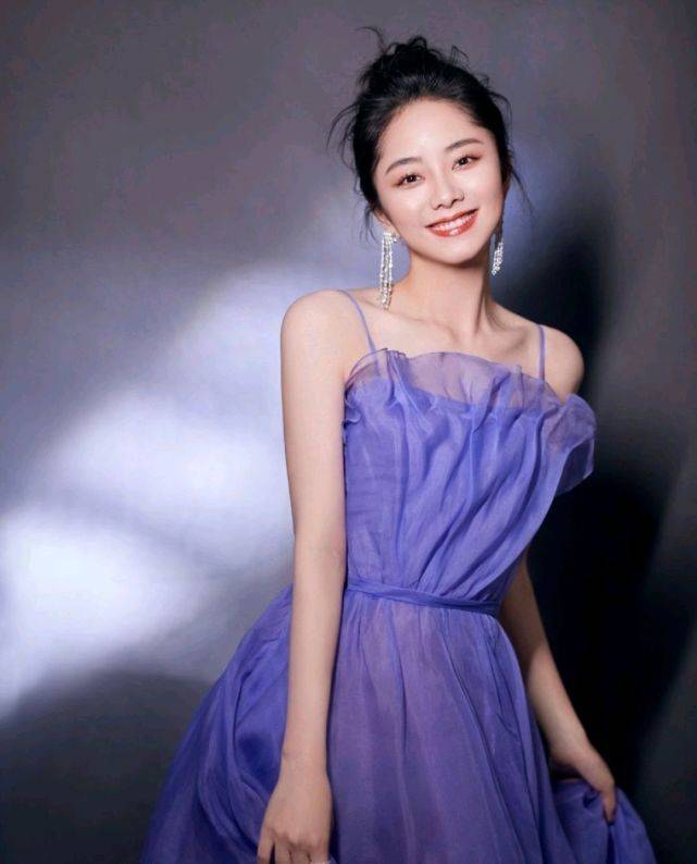 怎样才能有女人味有气质 427cda53698d4b058eefe122442a11cd.jpeg