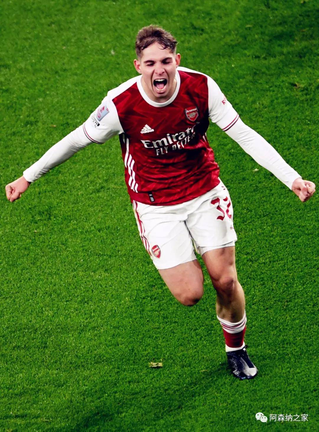 英格兰@32号中场&右脚182cm|76 kg2000年7月28日smith rowe今日壁纸