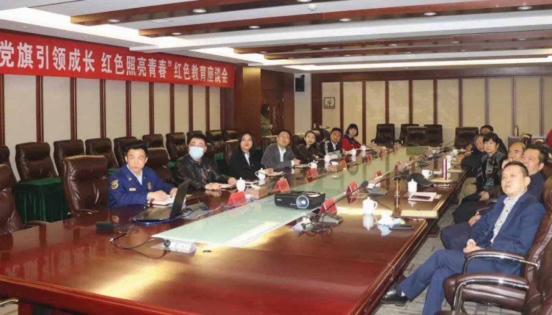 承德隆化县聆听父辈革命故事