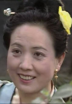 第七位,"封氏"扮演者陈祖荣,"封氏"是"甄士隐"的妻子,"香菱"的母亲.