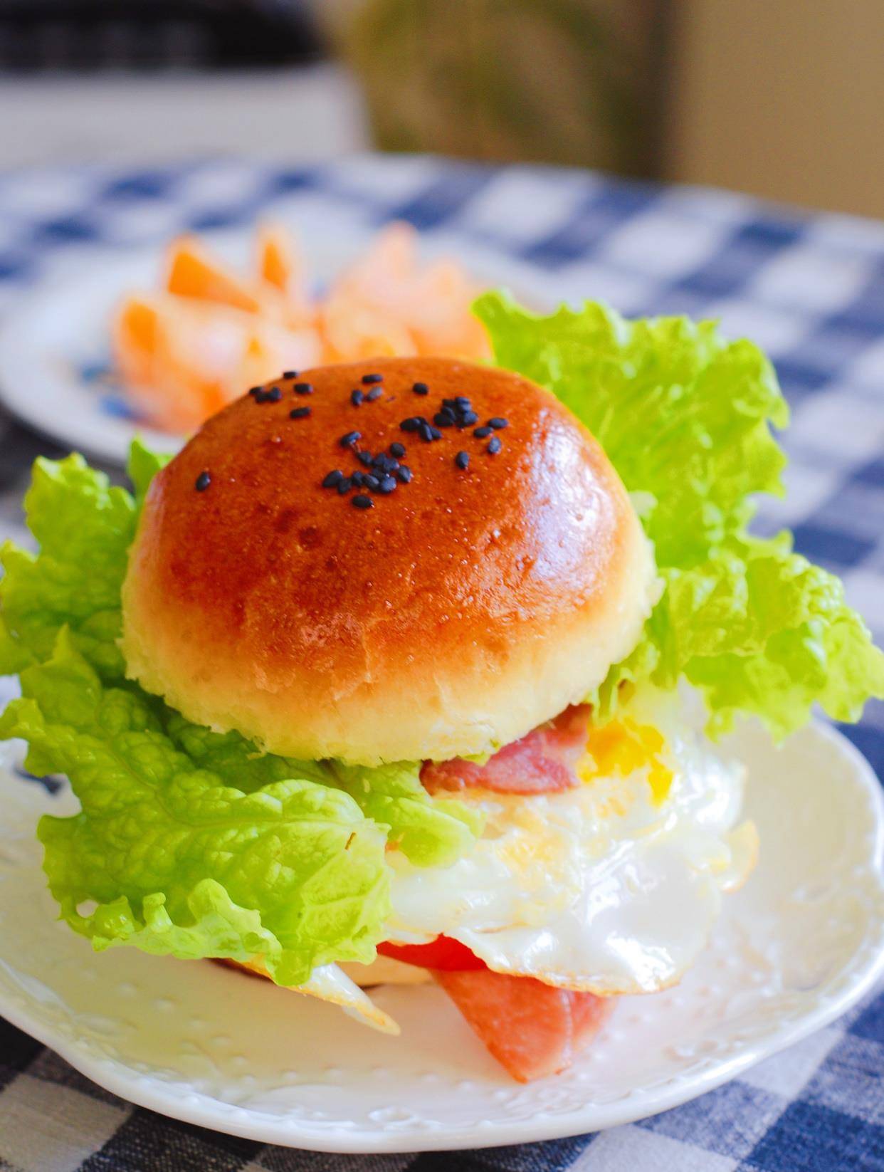 外面卖10块钱的汉堡自己在家做成本不到3块钱比买的还好吃