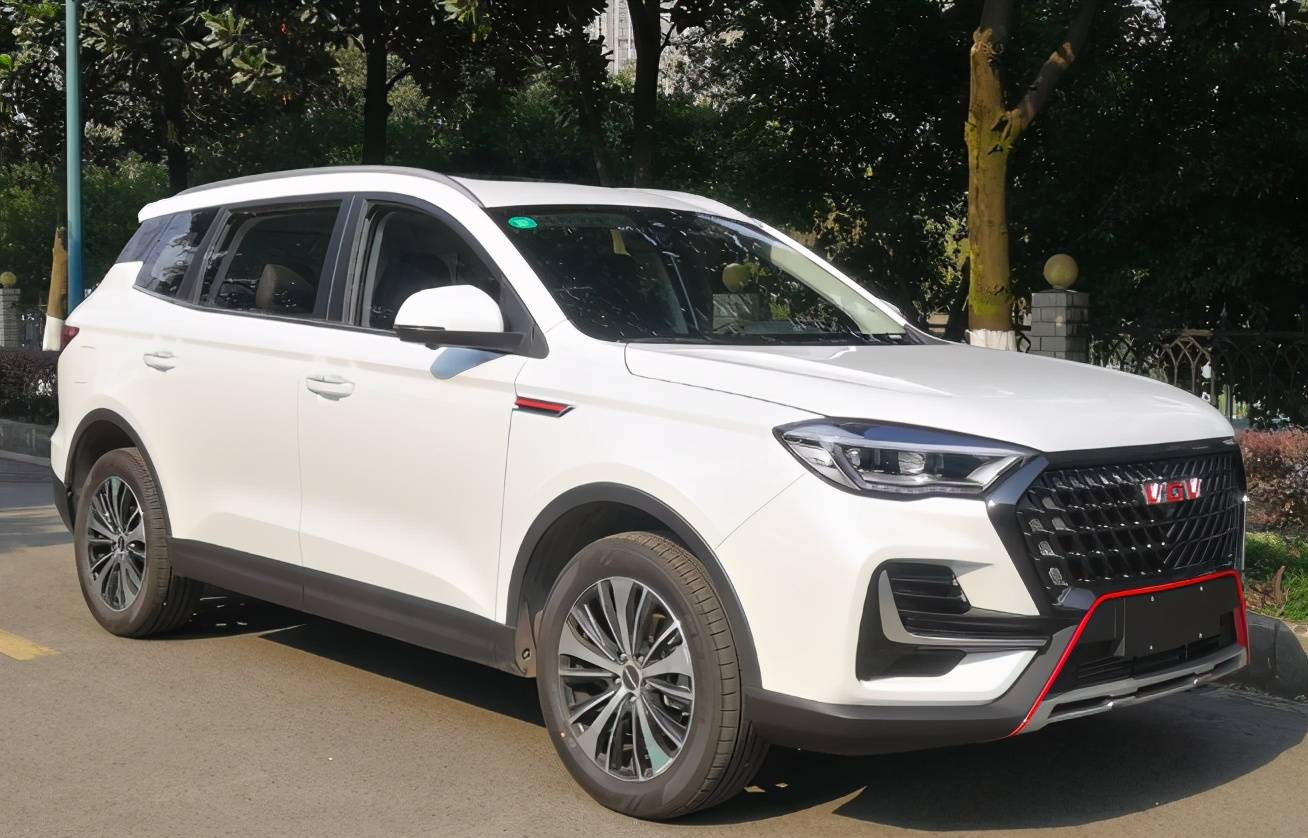 说首次进军乘用车也并不完全符合,事实上,中国重汽vgv u75仍是在潍柴u