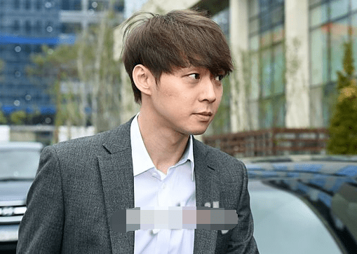 复出捞金朴有天开工晒新电影定妆照此前吸毒获刑10个月