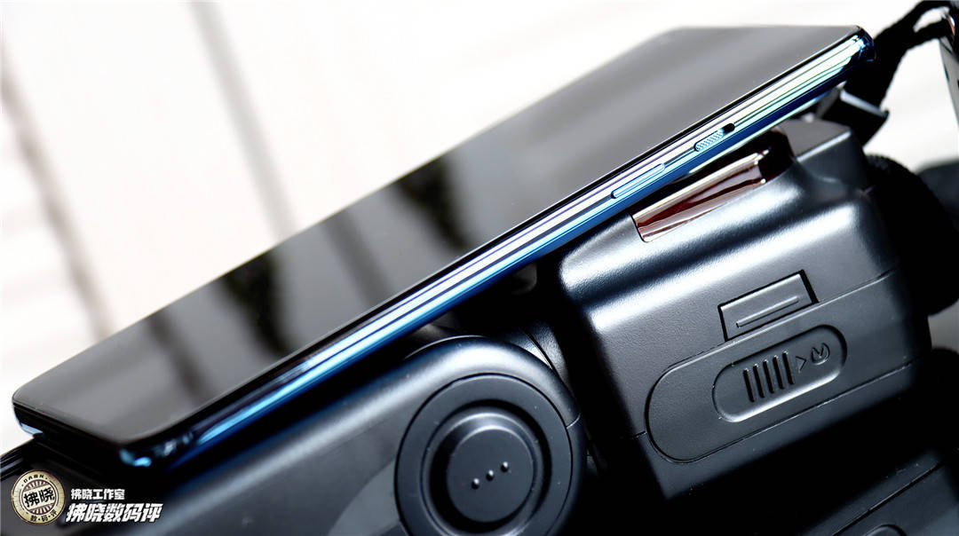 机友|一加9评测！在海外网友眼里，能让他们换掉iPhone的手机就是它？
