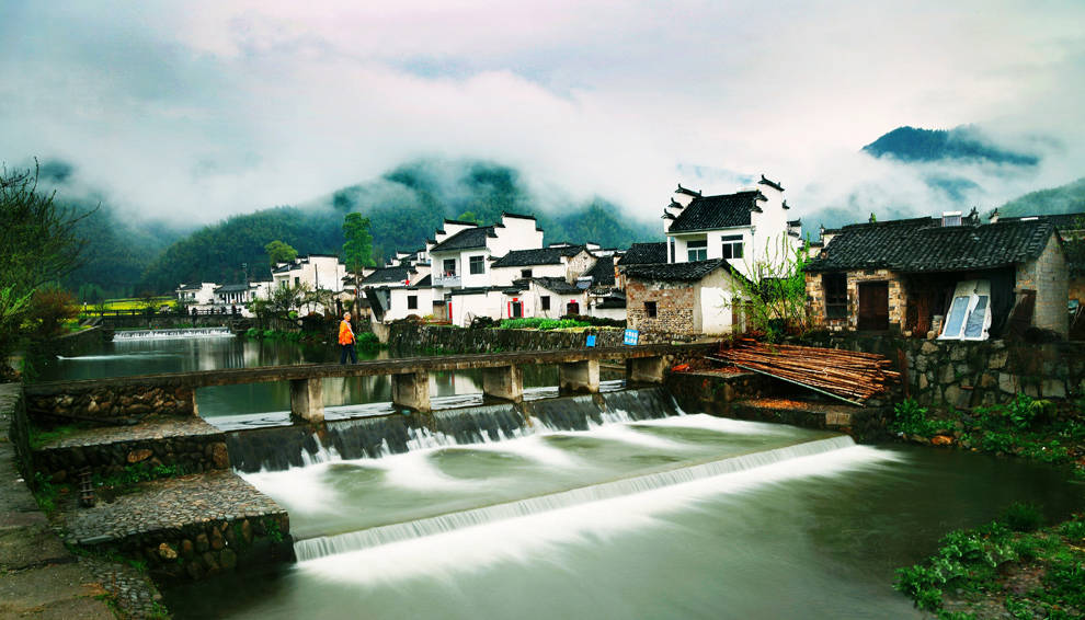 黄山脚下有个秀美山村,以木雕闻名于世,可谓天灵神秀!