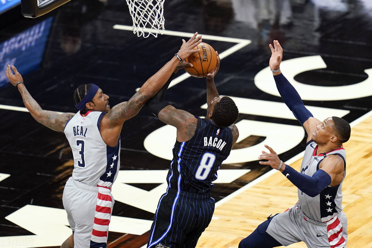 双子星为荣誉而战 威少23 14 15 比尔26 5 奇才15分大胜魔术 比赛