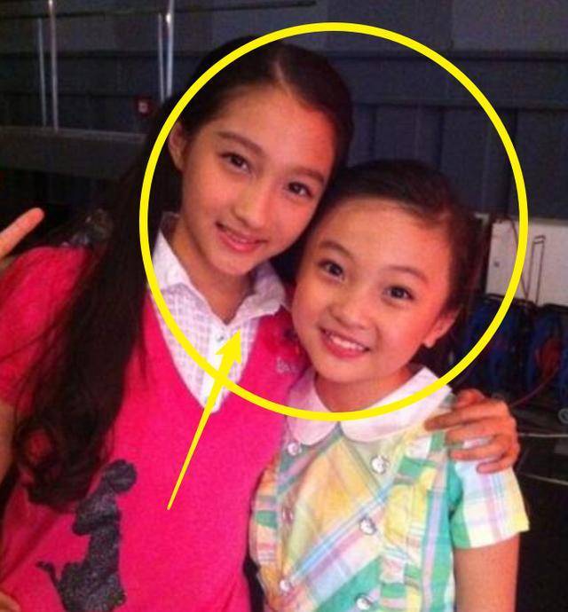 原创关晓彤林妙可久违再同框,看清颜值对比,谁才是真正的女神很显然