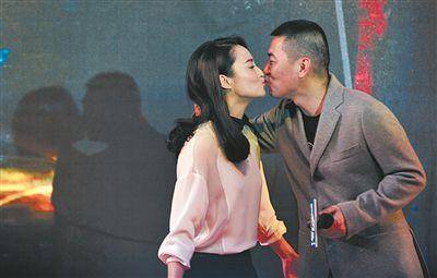 陈建斌与蒋勤勤参加节目剧照曝光大胆接吻
