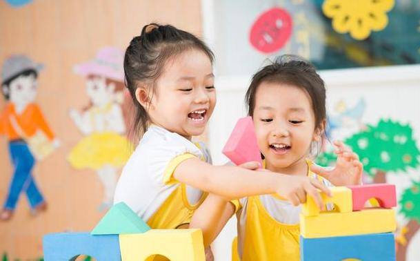 幼儿园小朋友上学 9b0c78059b1a4eaba058e9e9e6be7202.jpeg