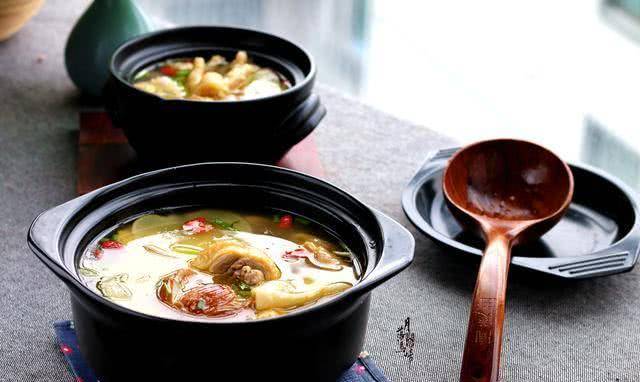 这个汤太鲜了 比排骨香 比人参补 价格却便宜 女人要常喝 枸杞 这个汤太鲜了 比排骨香 比人参补 价格却便宜 女人要常喝 枸杞