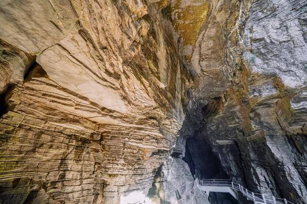 “中国最美的地方”，中国最美六大旅游洞穴——腾龙洞