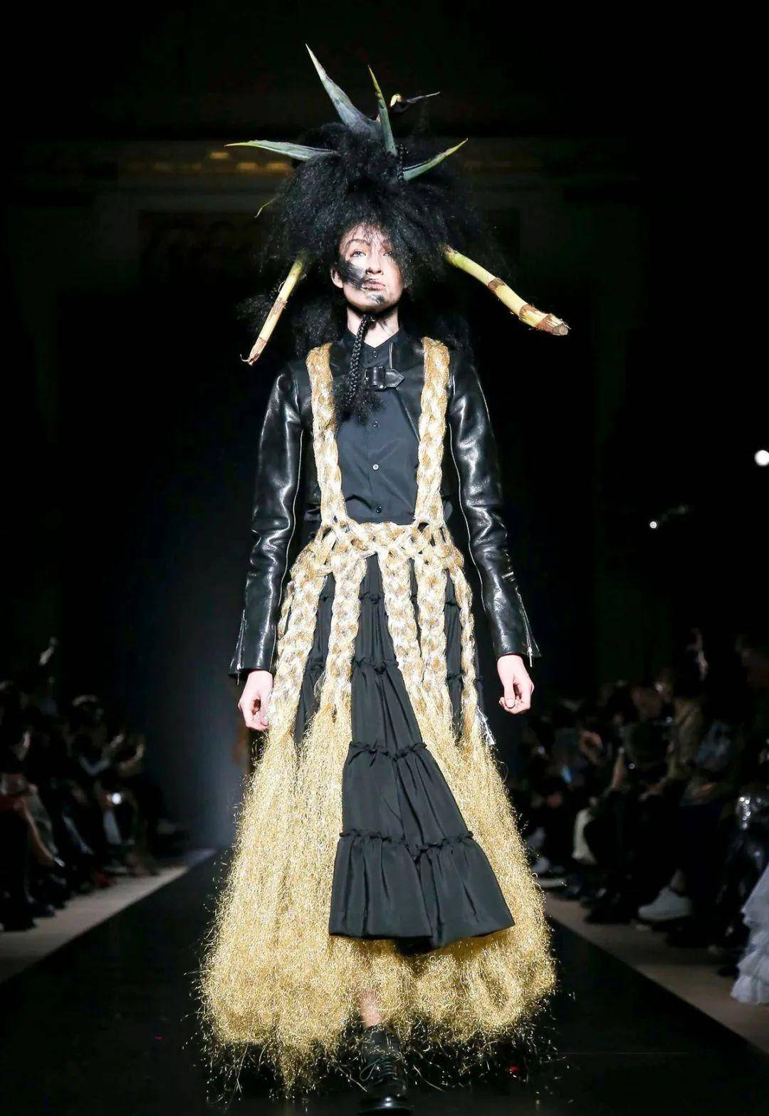 2021奢侈品牌服装之"带刺的野玫瑰"