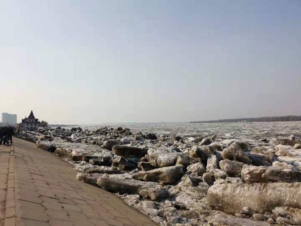 11日,记者从黑龙江省水利厅获悉,依据《松辽流域主要江河洪水预警发布