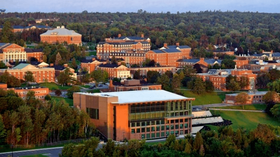 劳瑞尔大学学校成于于1911年,是历史最悠久的综合类大学,位于安大略省